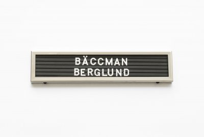 Dörrskylt namnskylt rostfri för plastbokstäver